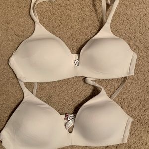 Victoria’s Secret Body by Victoria IPEX bra lot no wire 34B